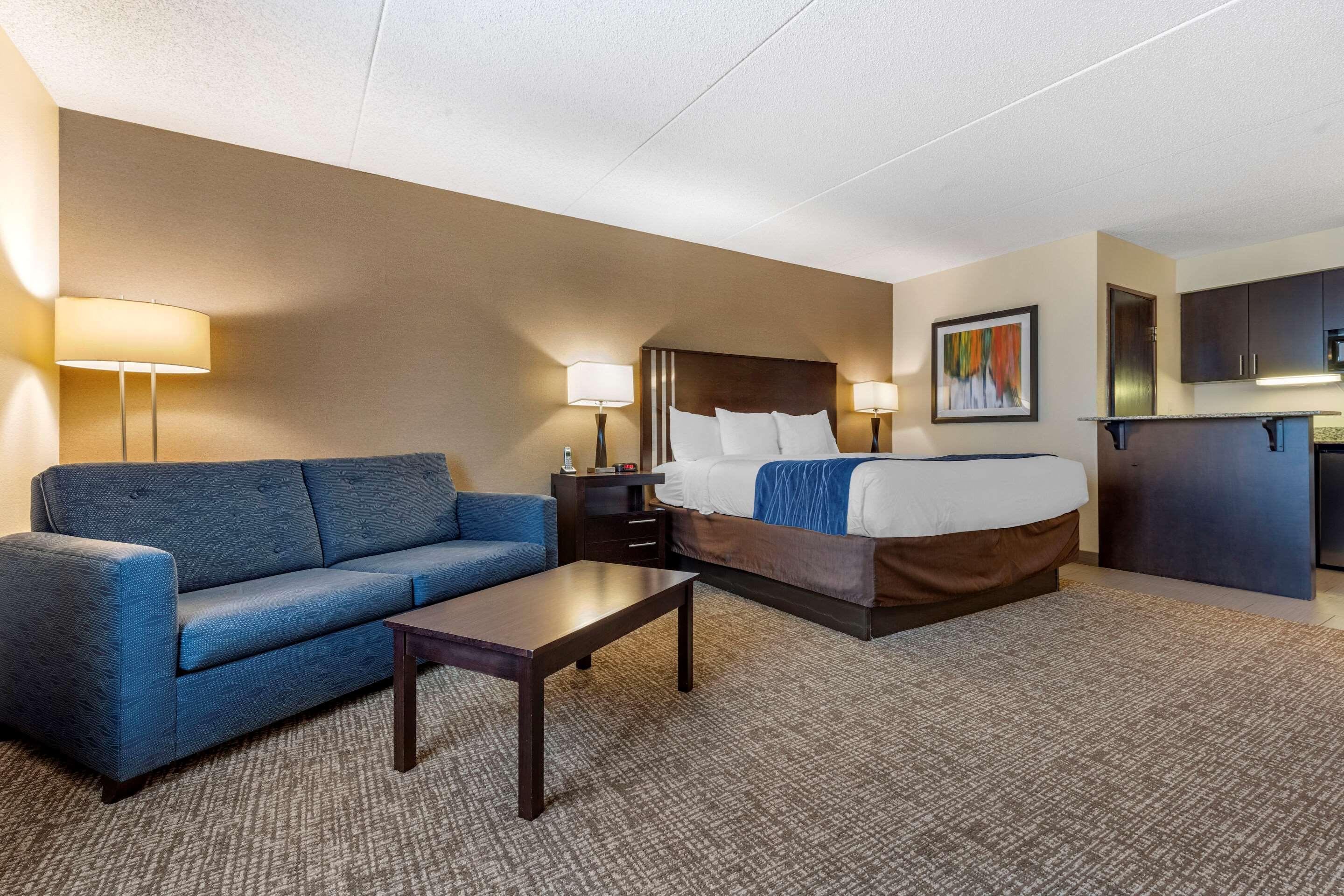 Comfort Inn & Suites Батлер Экстерьер фото