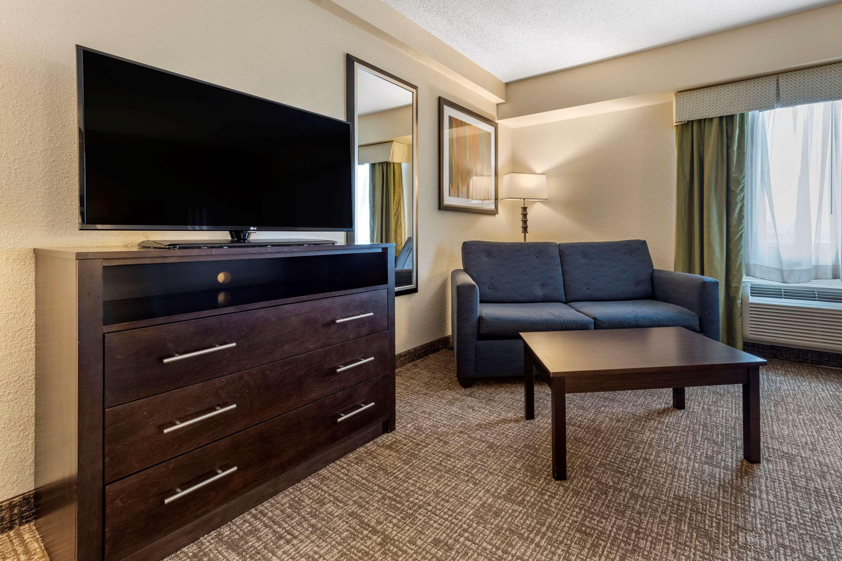 Comfort Inn & Suites Батлер Экстерьер фото