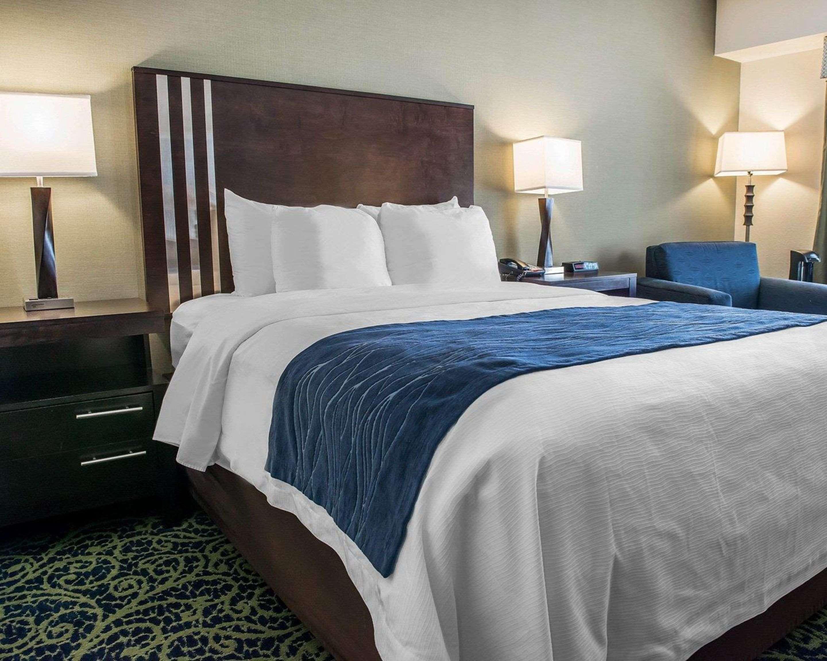 Comfort Inn & Suites Батлер Экстерьер фото