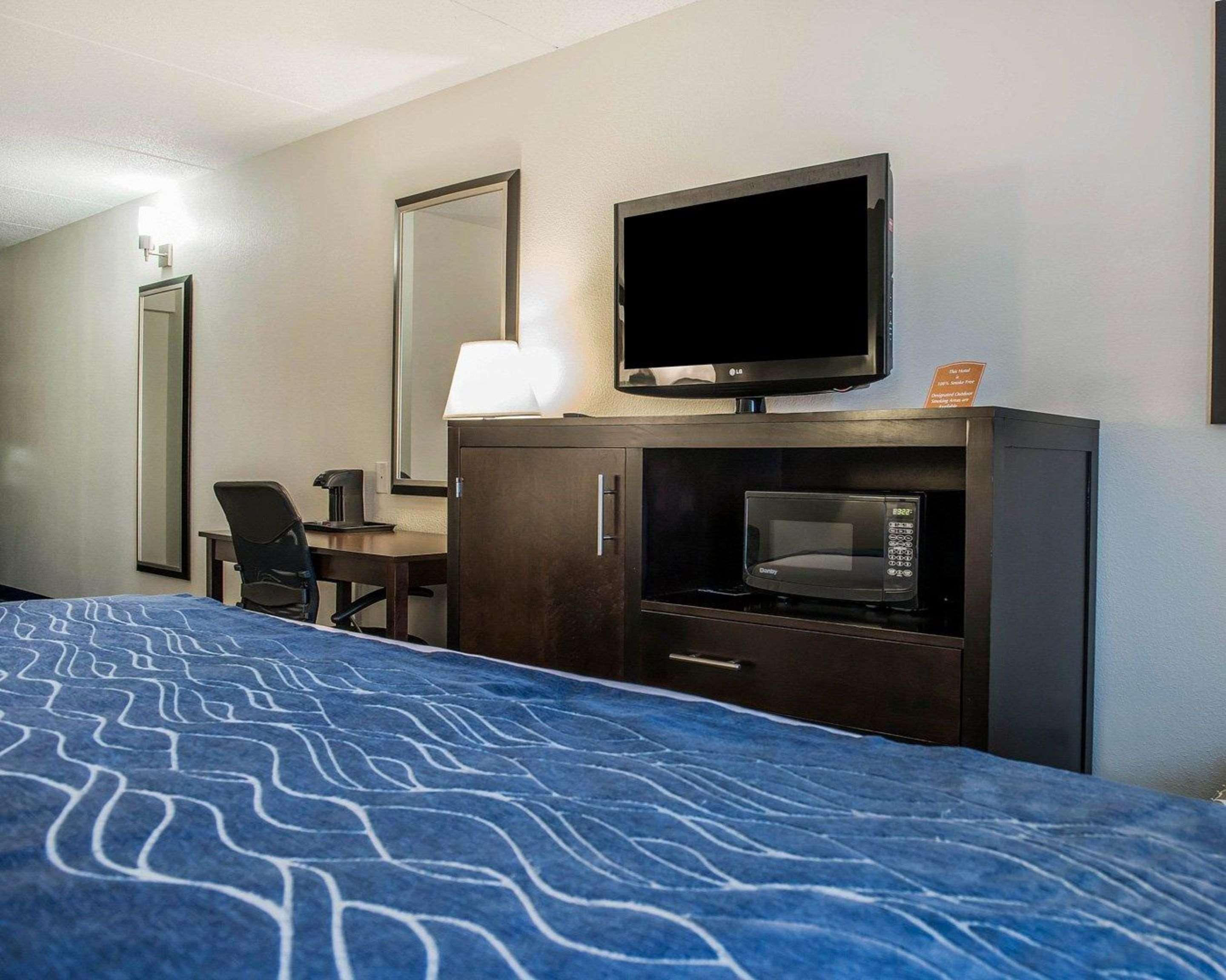 Comfort Inn & Suites Батлер Экстерьер фото