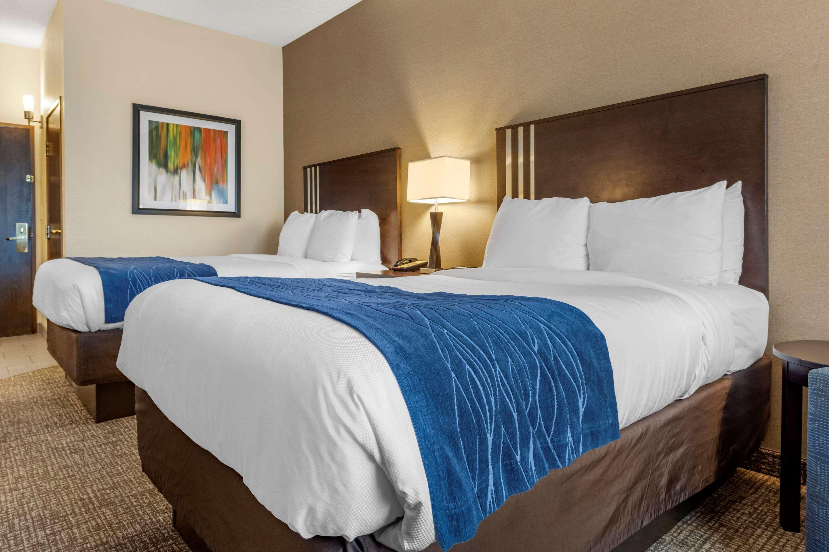 Comfort Inn & Suites Батлер Экстерьер фото