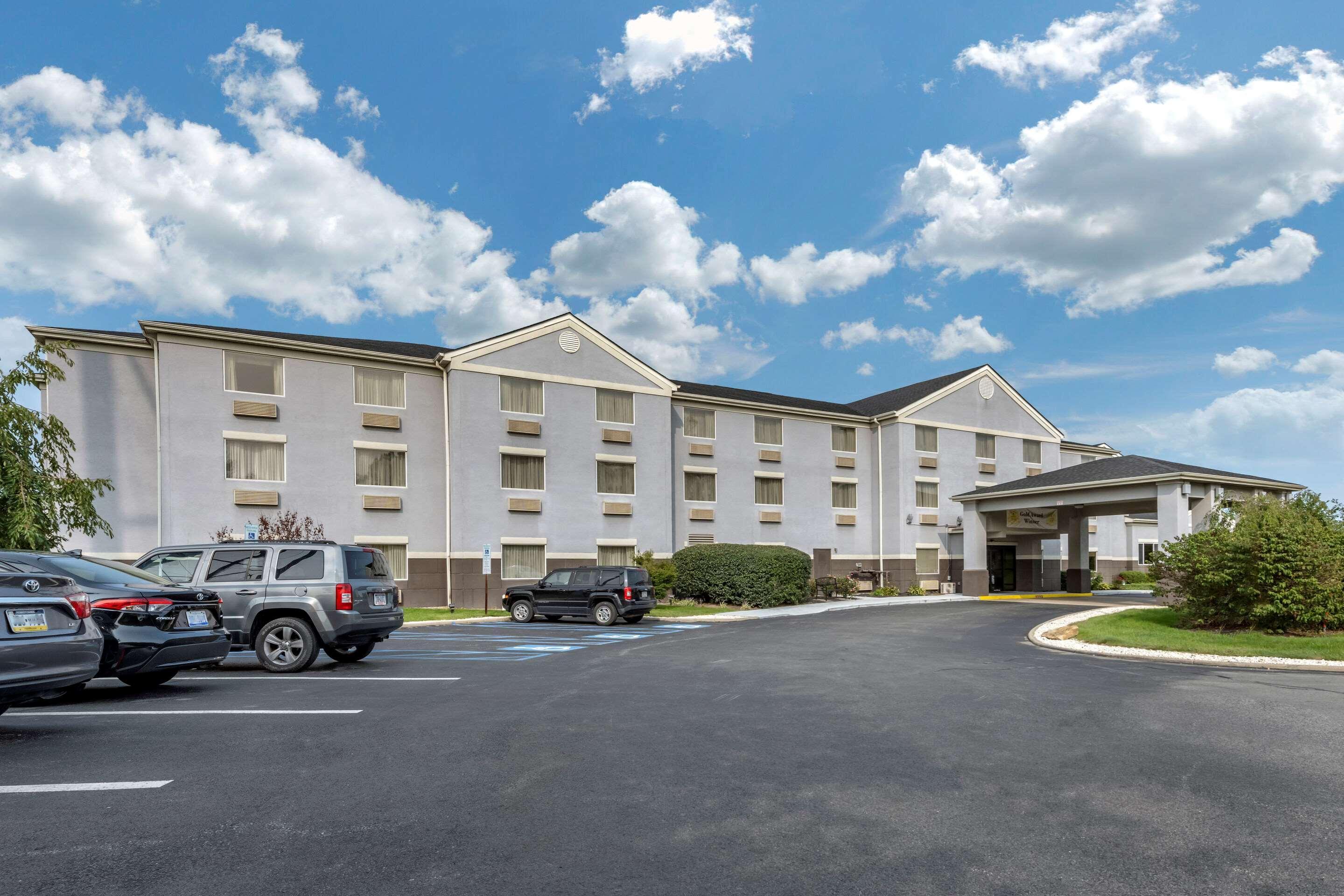 Comfort Inn & Suites Батлер Экстерьер фото