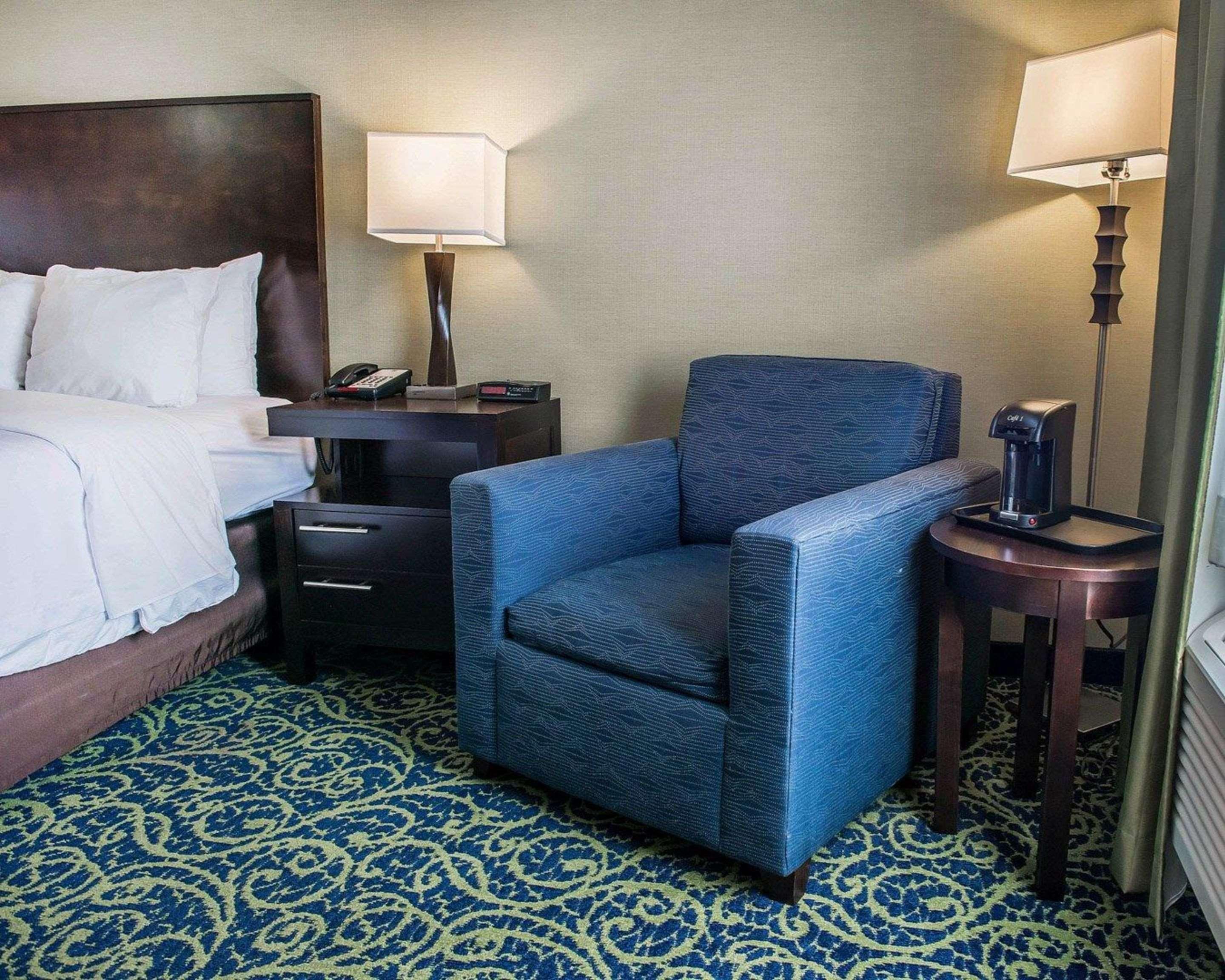 Comfort Inn & Suites Батлер Экстерьер фото