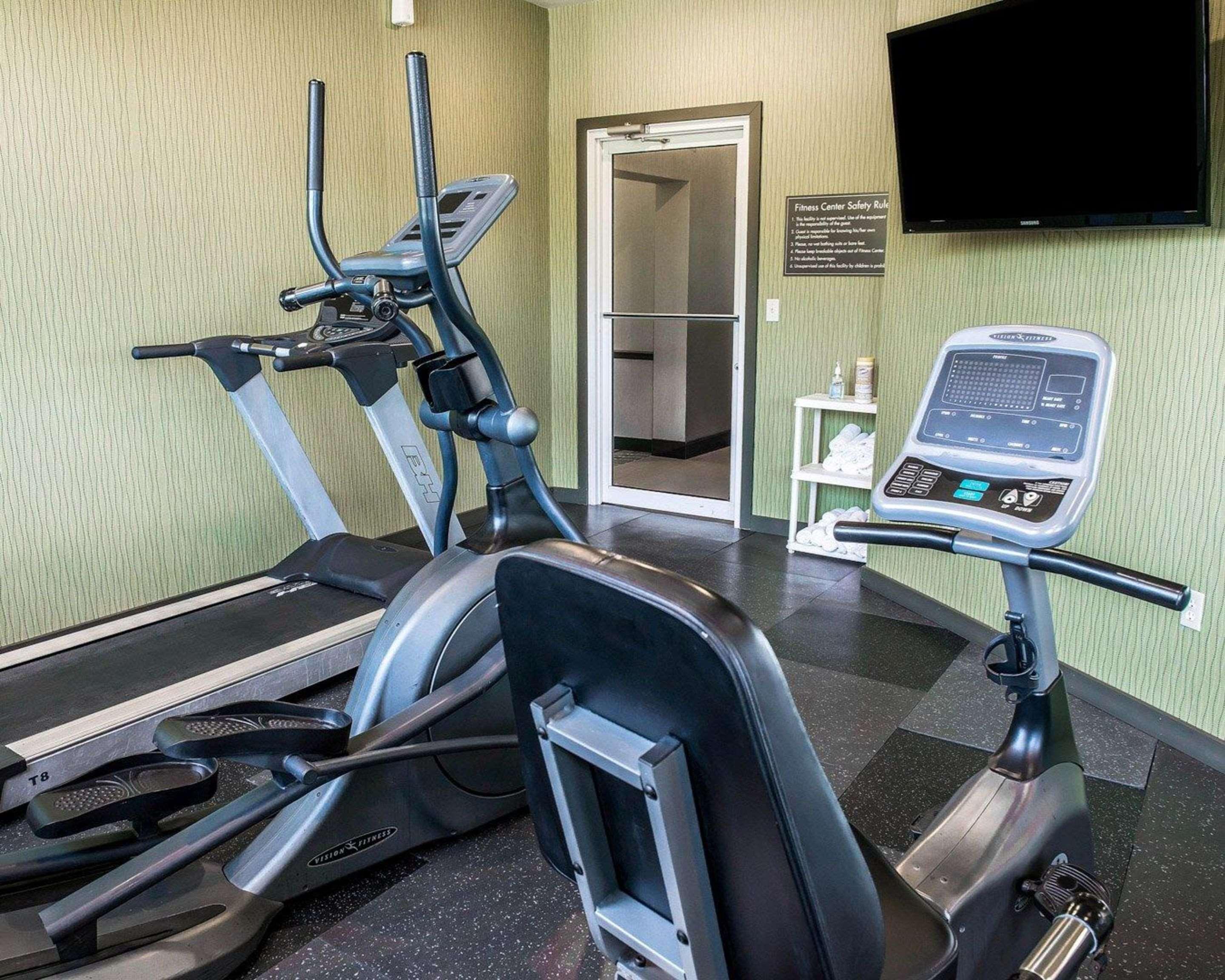 Comfort Inn & Suites Батлер Экстерьер фото