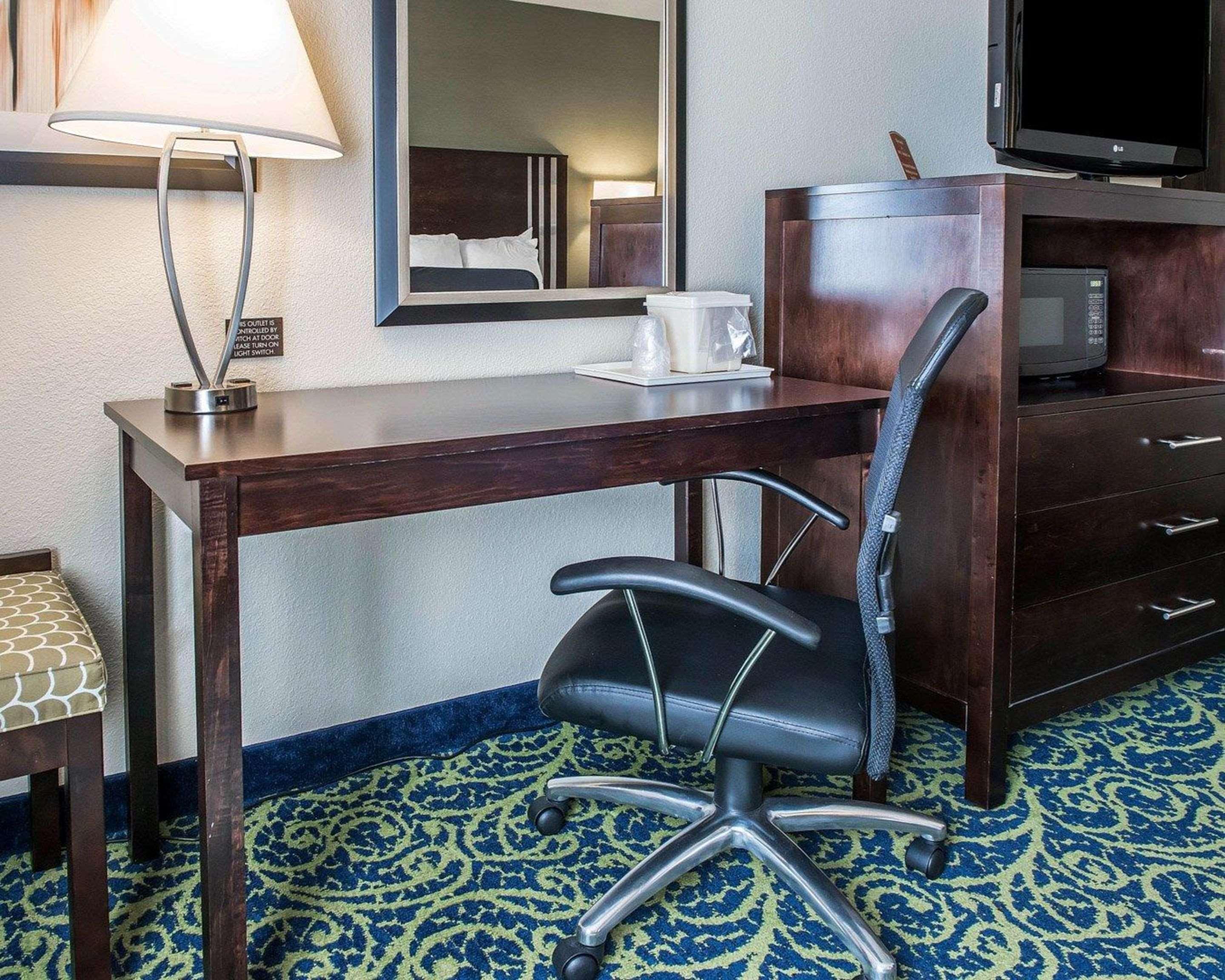 Comfort Inn & Suites Батлер Экстерьер фото