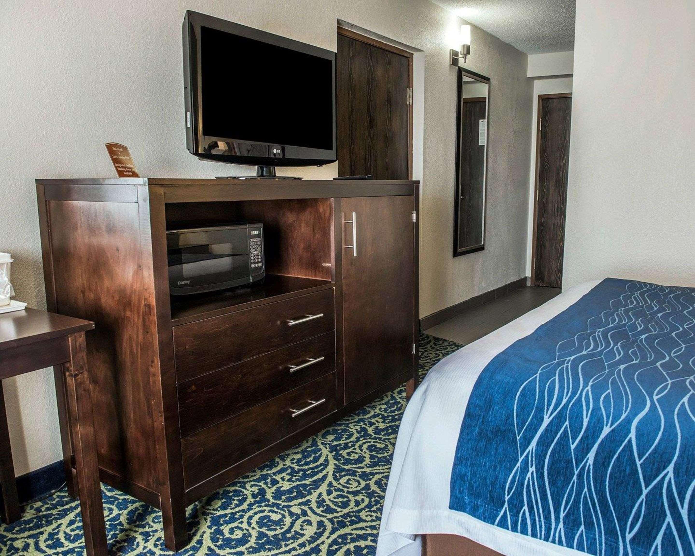Comfort Inn & Suites Батлер Экстерьер фото