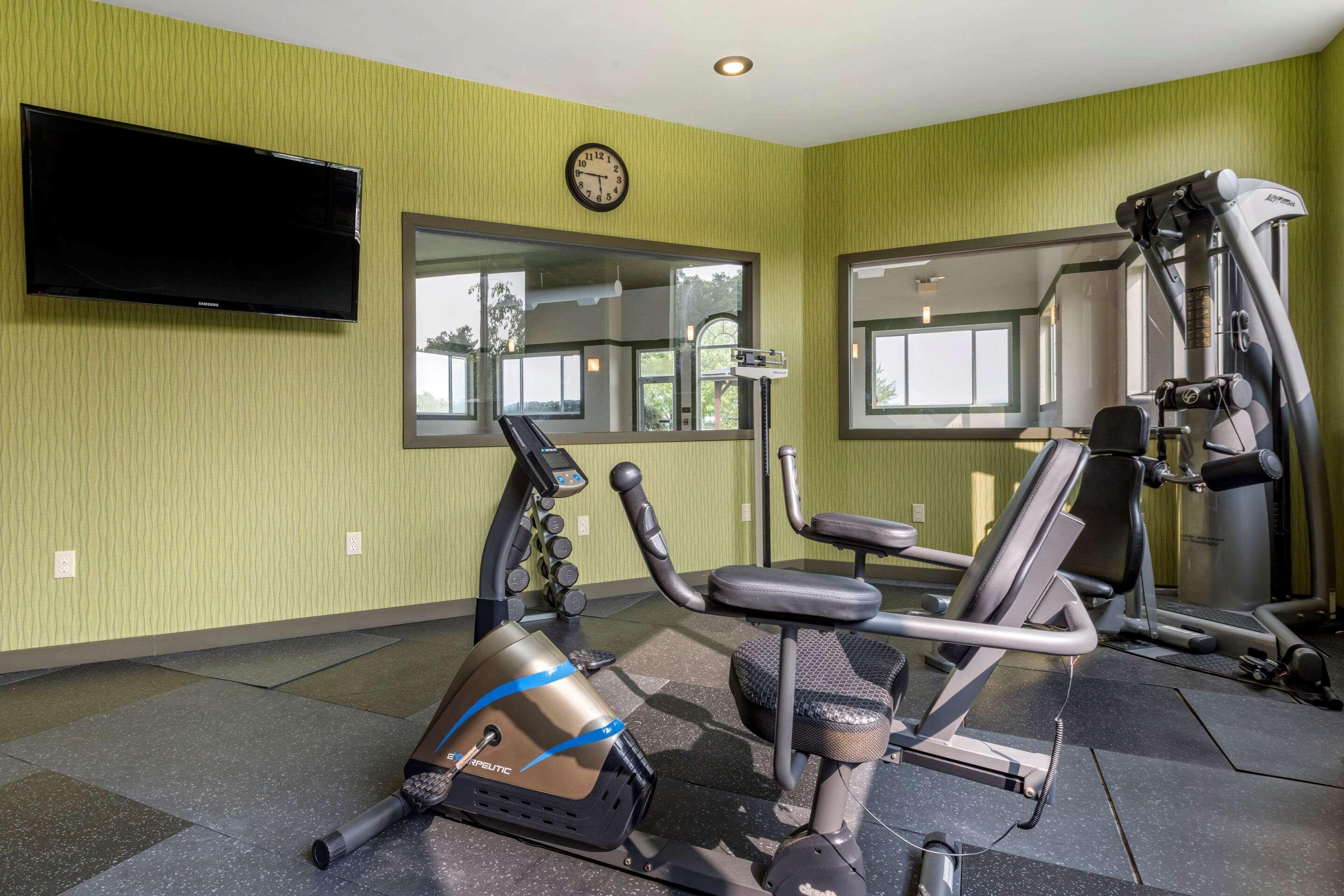 Comfort Inn & Suites Батлер Экстерьер фото