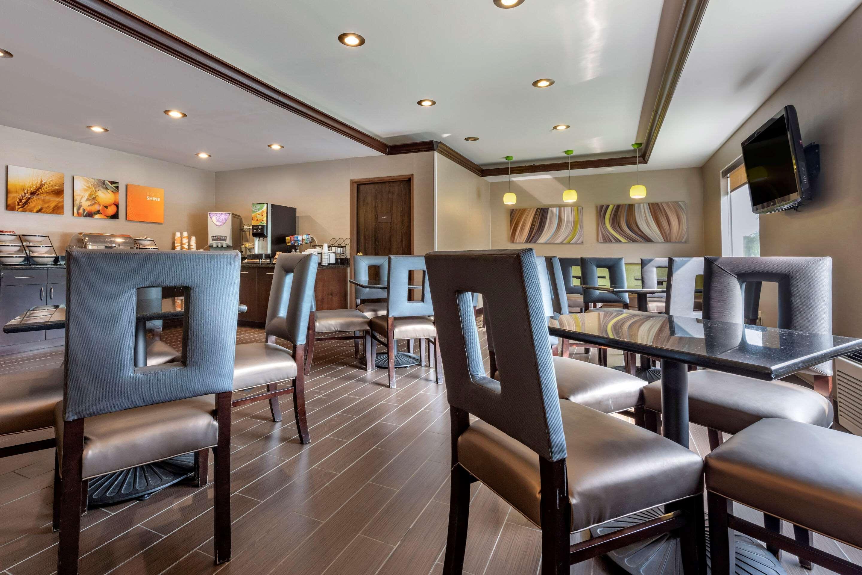 Comfort Inn & Suites Батлер Экстерьер фото