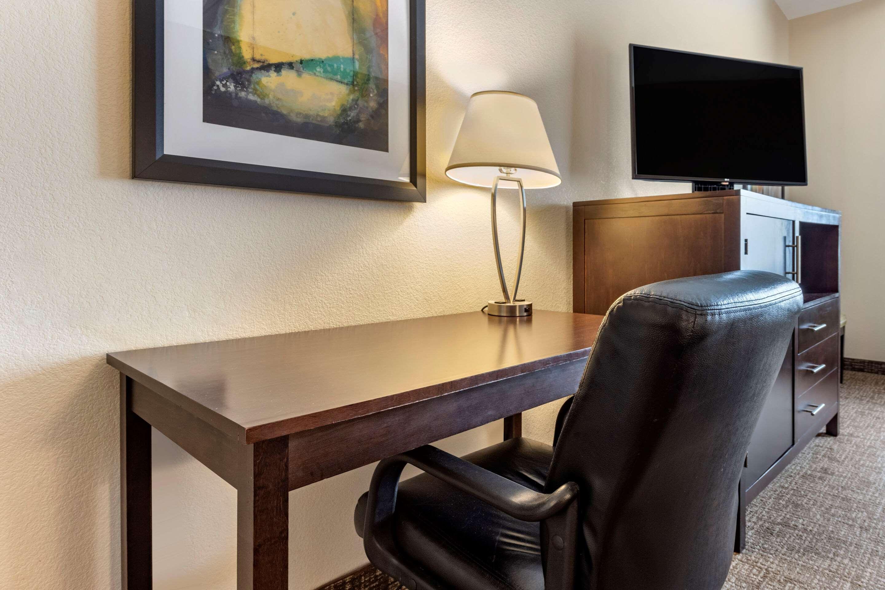 Comfort Inn & Suites Батлер Экстерьер фото