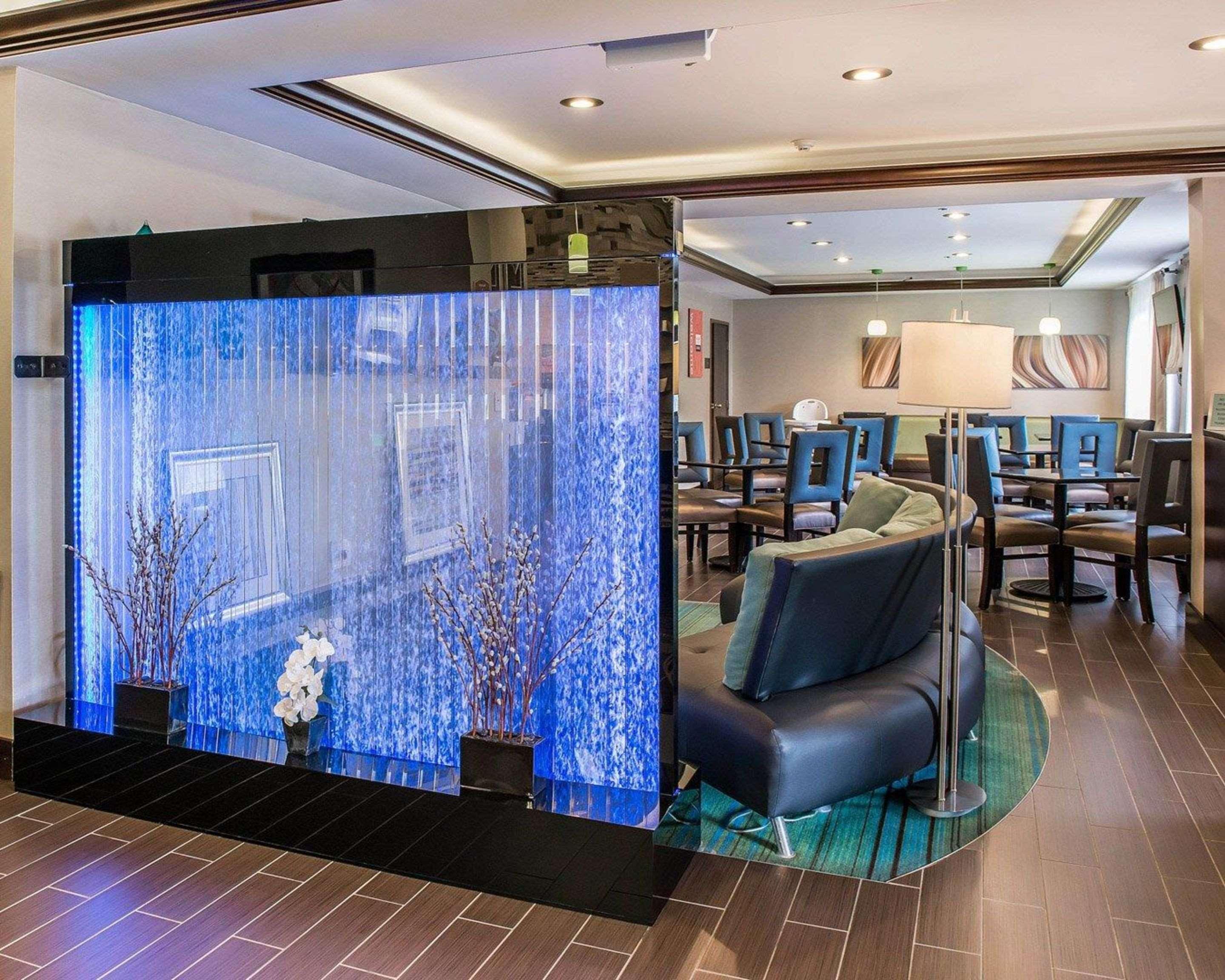 Comfort Inn & Suites Батлер Экстерьер фото