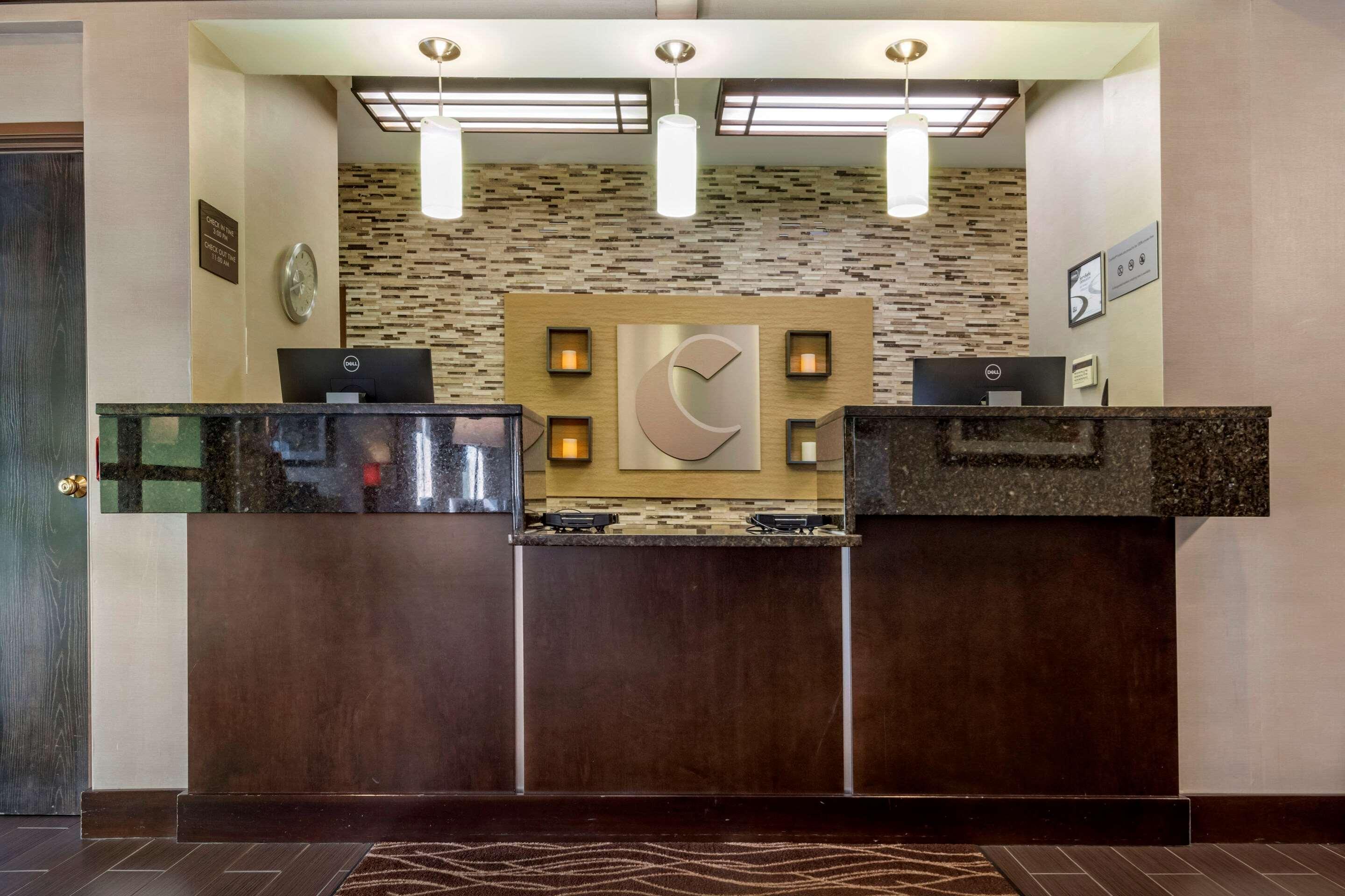 Comfort Inn & Suites Батлер Экстерьер фото