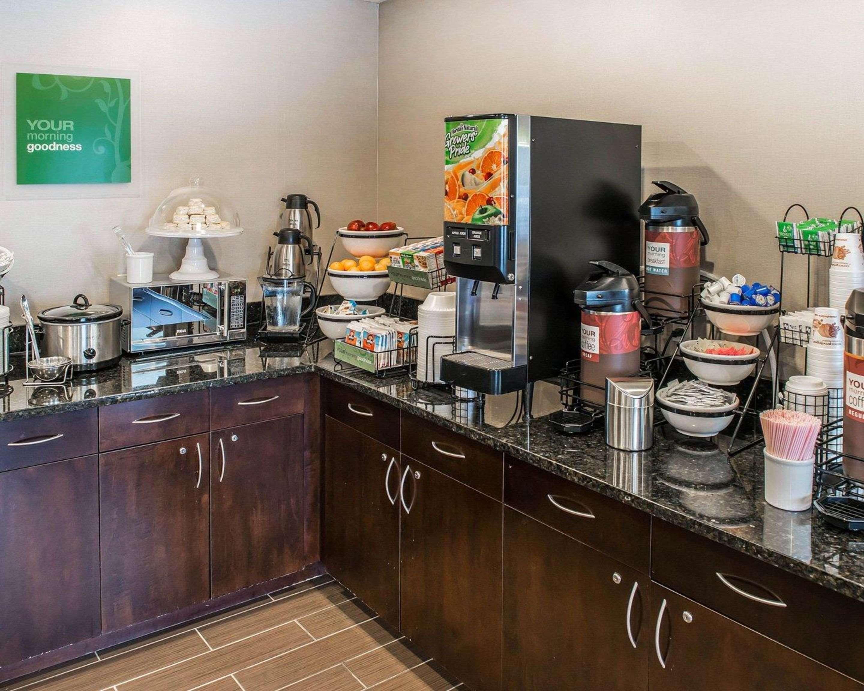 Comfort Inn & Suites Батлер Экстерьер фото