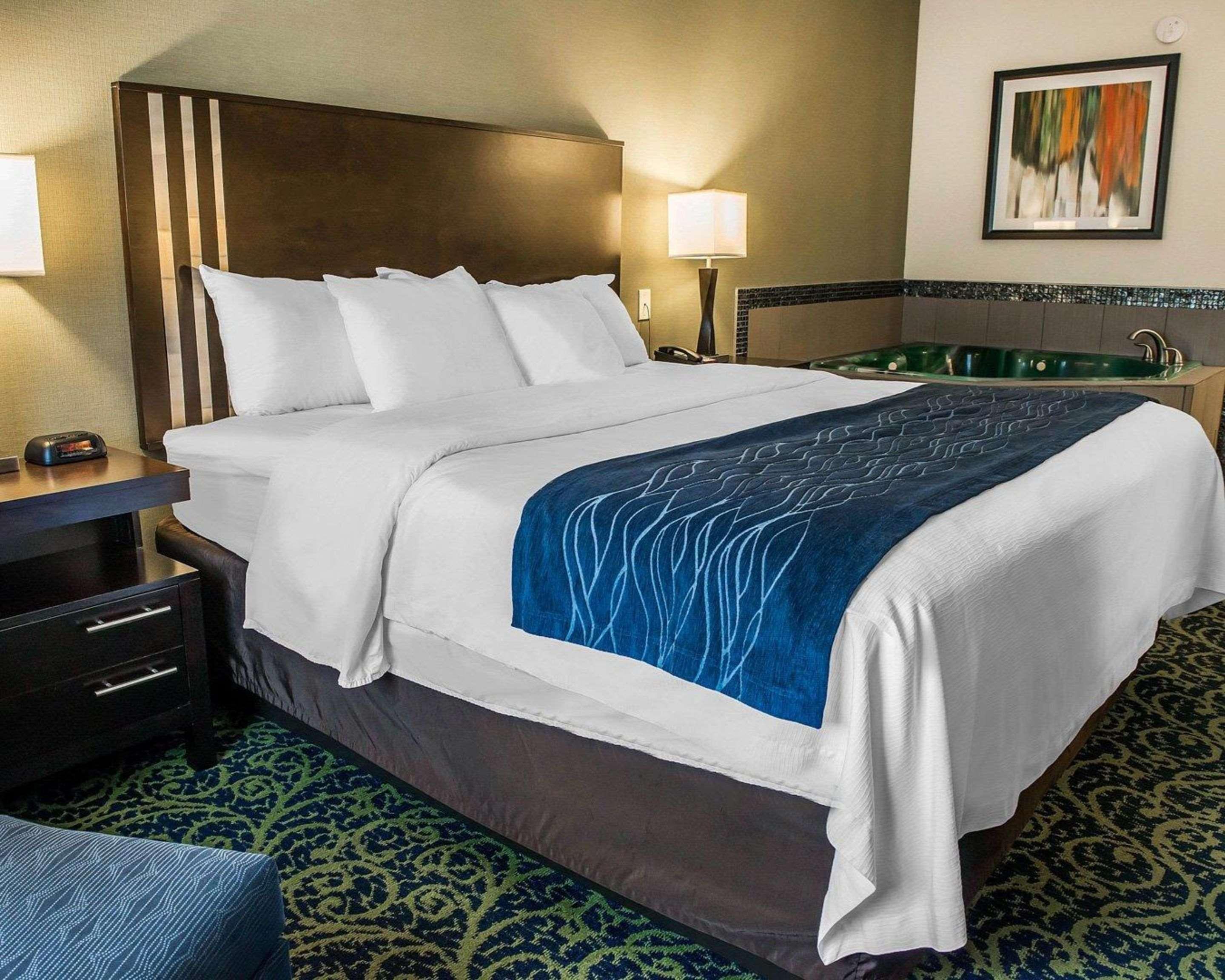 Comfort Inn & Suites Батлер Экстерьер фото