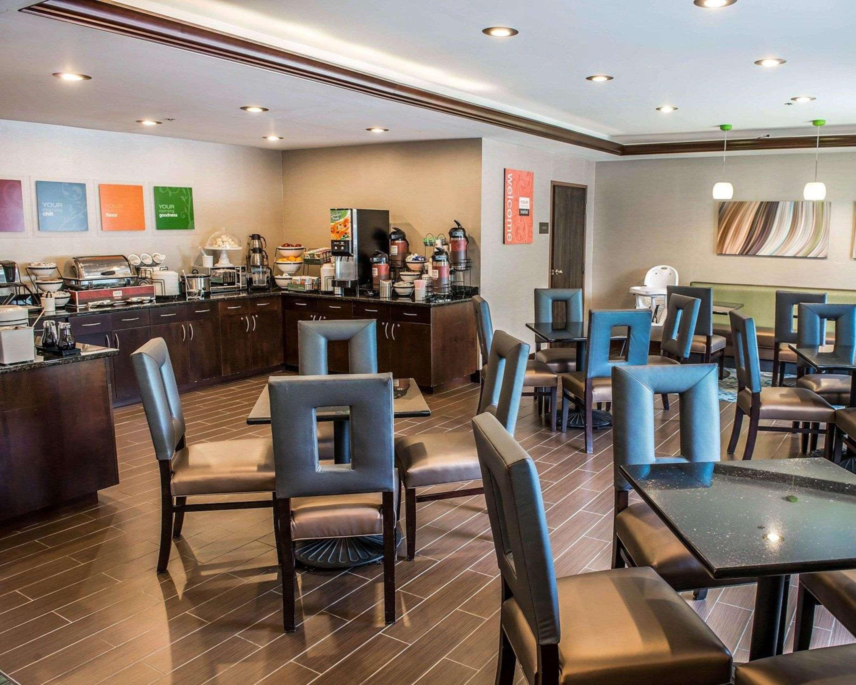 Comfort Inn & Suites Батлер Экстерьер фото