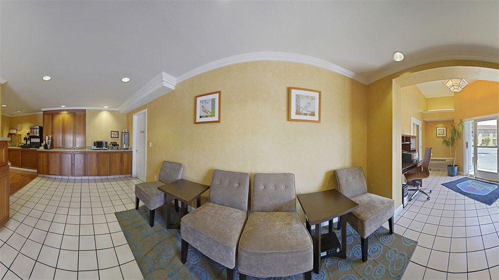 Comfort Inn & Suites Батлер Экстерьер фото