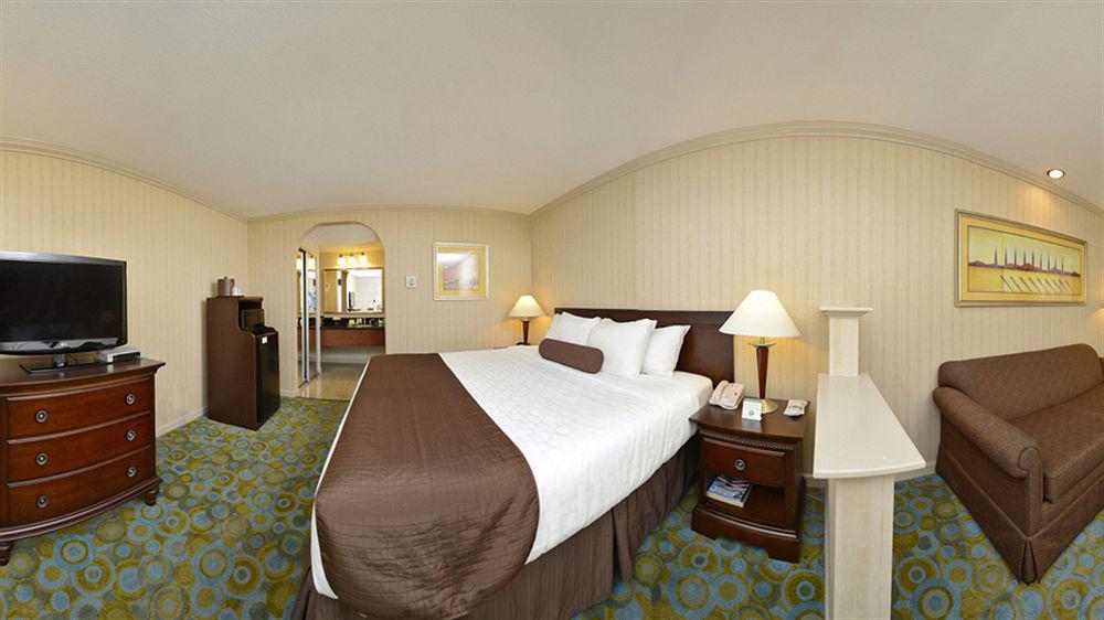 Comfort Inn & Suites Батлер Экстерьер фото